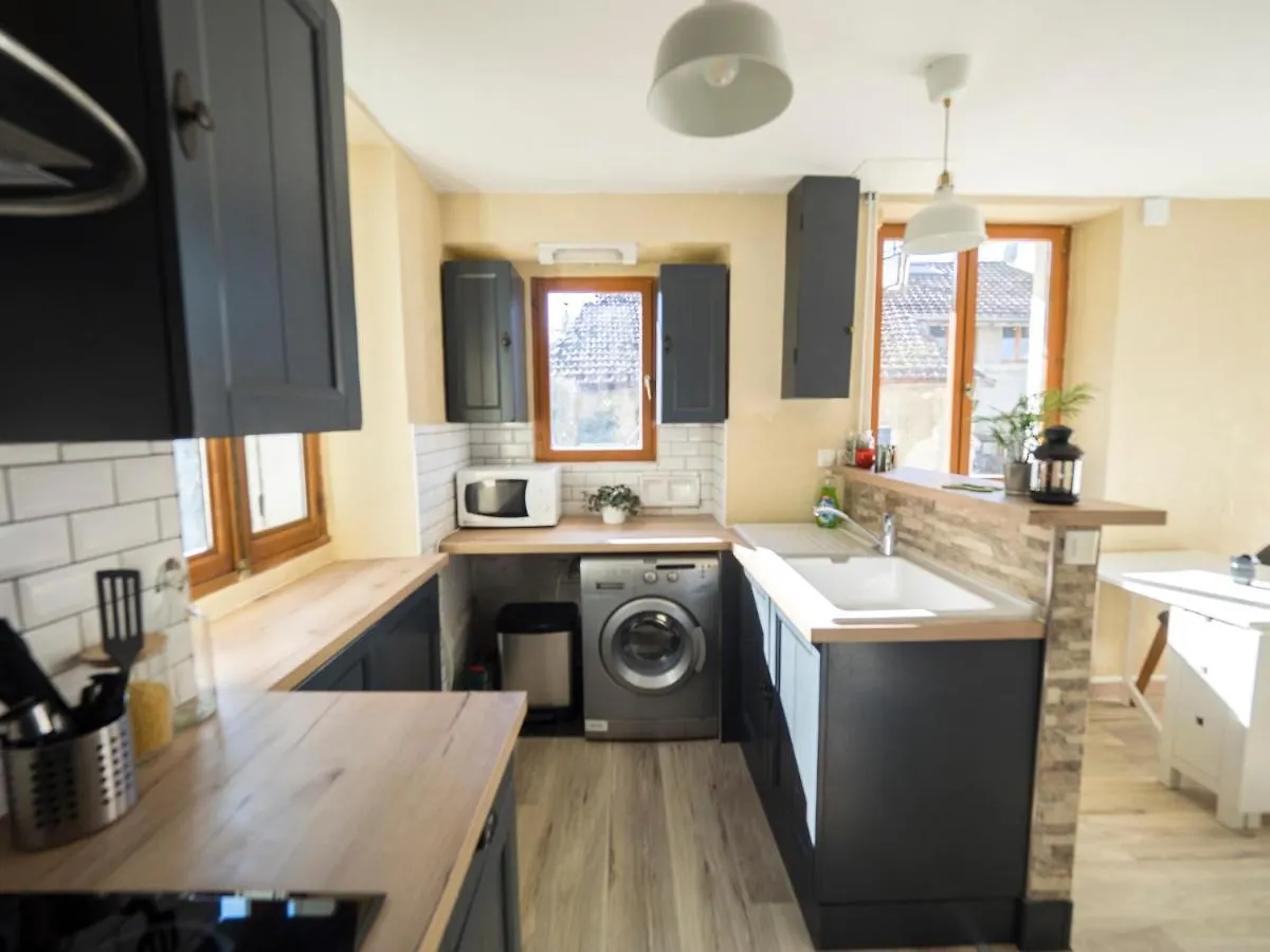 Charmant T2 Avec Terrasse Et Place De Parking Apartman Aix-les-Bains Franciaország
